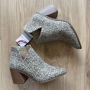 Serra Speckled Print Block Heel Ankle Boots Size 8 NWT